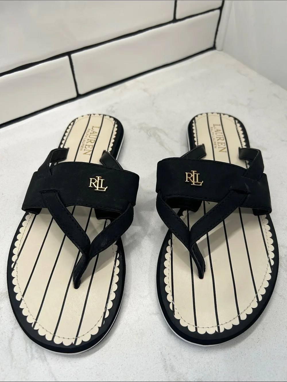 Lauren Ralph Lauren Rosalind Flip Flops Black and Cream Logo Thong Sandals 7